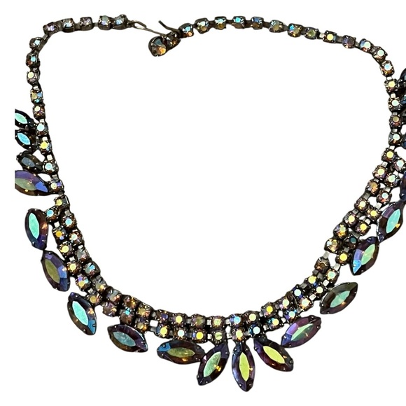 Elegant Blue and Silver crystal Necklace - Picture 3 of 6